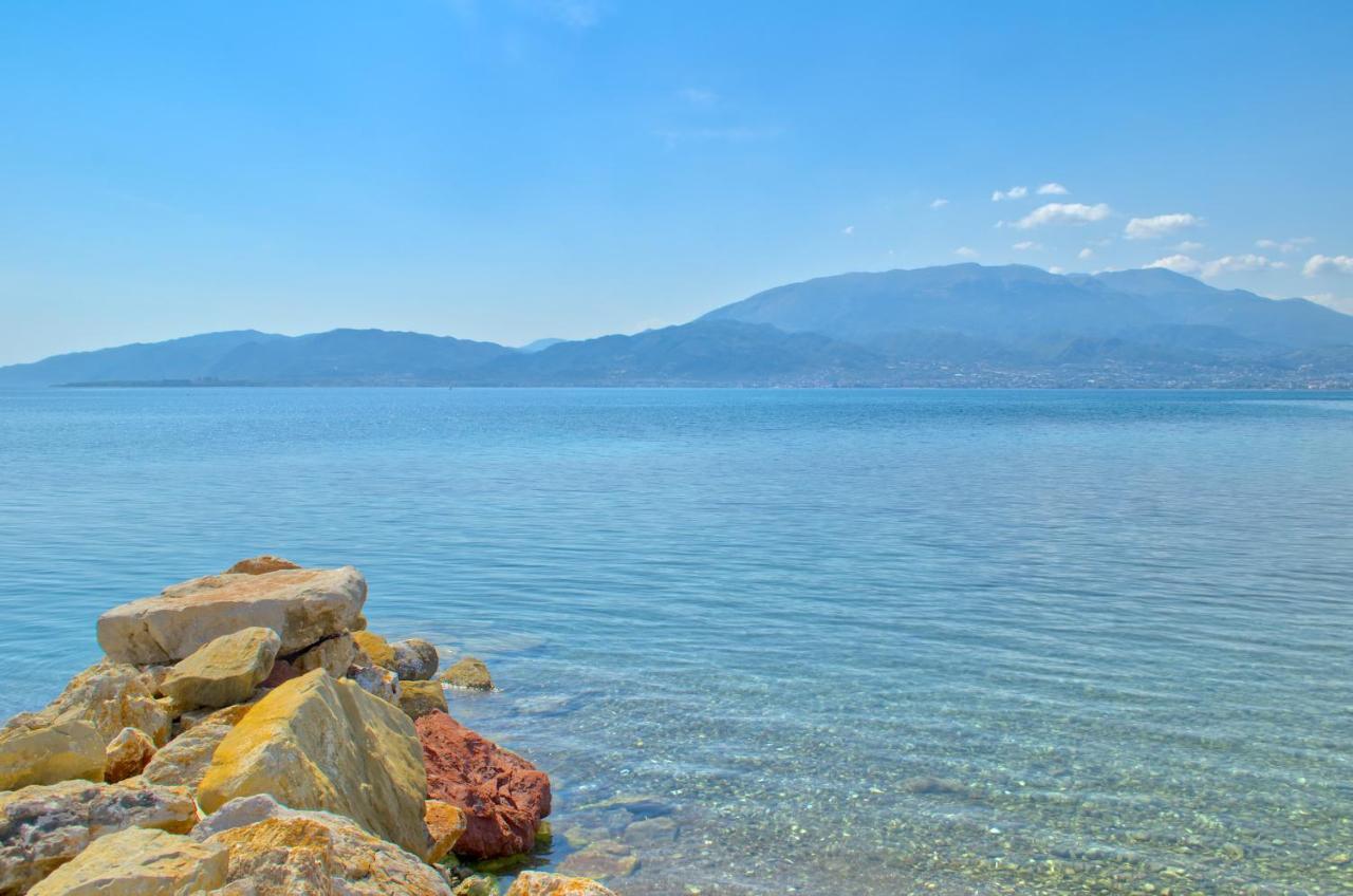 Epipleon Luxury Suites -104- Δωμάτιο 35Τμ Με Βεράντα 35Τμ Μπροστά Στη Θάλασσα Nafpaktos Exteriör bild